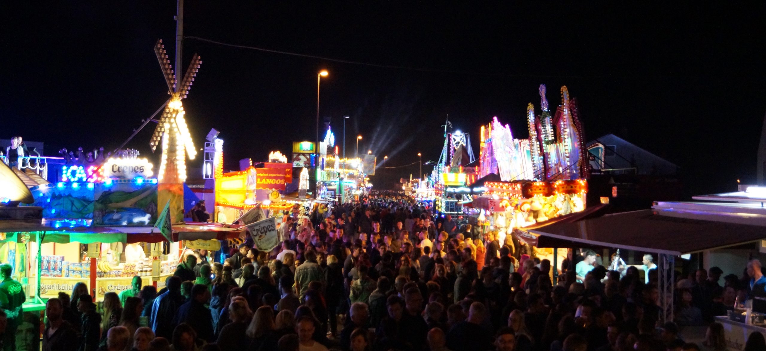 Besucher auf dem Frühlingsfest